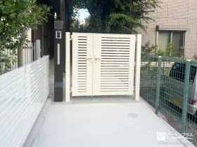 明るく圧迫感を与えないホワイトカラーを用いた安心の門周り工事