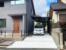 限られたスペースを有効活用できるよう工夫したカーポート[施工後]