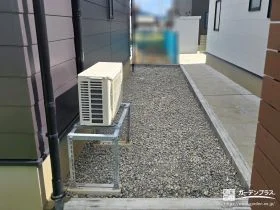 砂利で雑草対策をした犬走り[施工後]