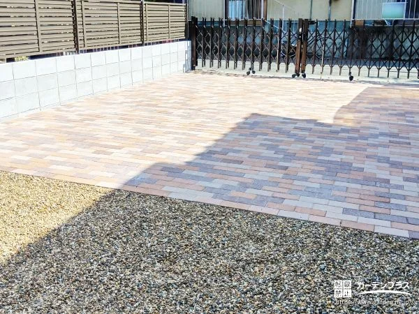 インターロッキングで美しく仕上げた駐車スペースへリフォーム工事