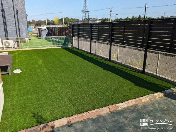 人工芝とフェンスの施工で安心してワンちゃんが遊べるお庭工事