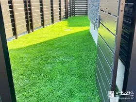 手入れの手間を減らして、いつもきれい。人工芝でつくる心地よい主庭[施工後]