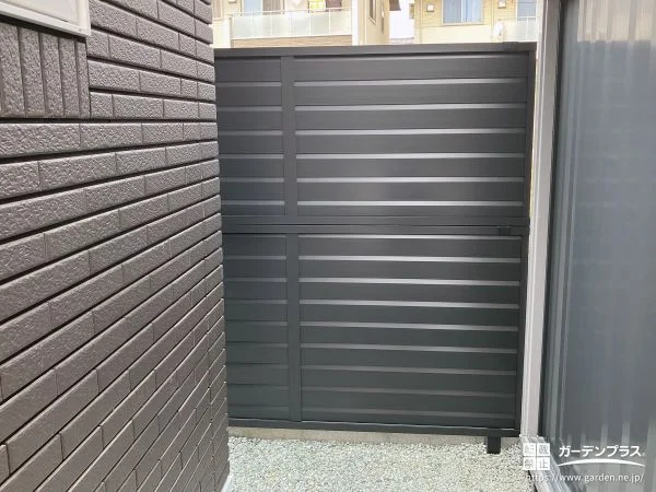 しっかり視線をカットする目隠しフェンス設置で快適なお庭工事