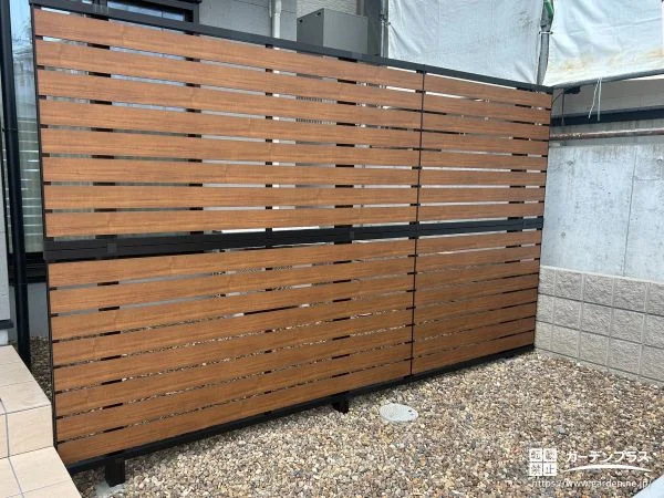 木調フェンスの設置や人工芝の敷設でお庭を快適に整えた工事