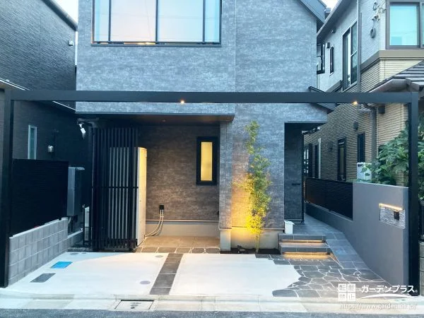 天然石がつなぐ都会的で統一感のあるモダン新築外構