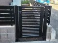 統一感あるデザインの目隠しフェンスと門扉を設置した工事