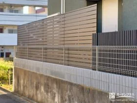 高尺フェンスとデッキの設置により快適な屋外空間を叶えた工事