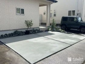 割栗石を入れた植栽スペースがナチュラルな駐車スペース工事