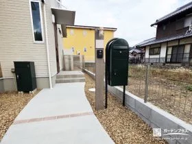 北欧風のデザインが映える可愛らしい門周り[施工後]