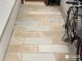 自然石の風合いが上品に映える玄関アプローチリフォーム工事