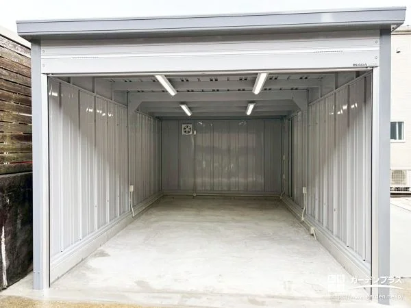 愛車の保管も作業も快適に、車1台用ガレージ