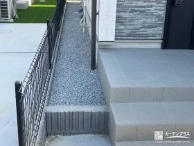 雑草対策をした犬走り[施工後]