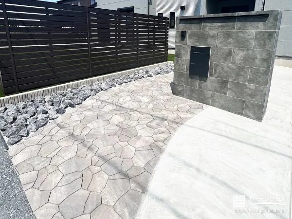 素材の質感を生かしたこだわりのスタイリッシュモダン新築外構