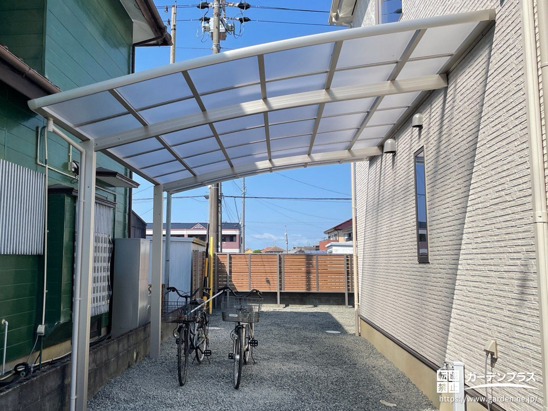 お車を雨風から守るカーポート