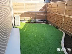 木目調の目隠しフェンスでつくる安心のプライベート空間[施工後]