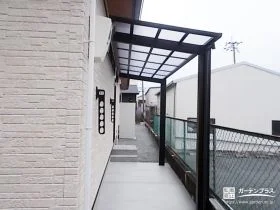 毎日の家事がスムーズにこなせる勝手口周りのテラス屋根[施工後]