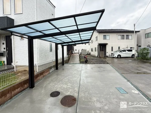 片流れのカーポートですっきりと雨風を防ぎお車を守った工事