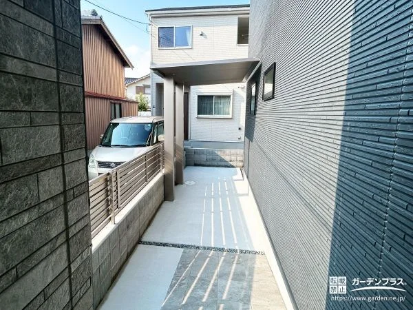 建物脇の空間を有効活用。すっきり納まる駐輪スペース