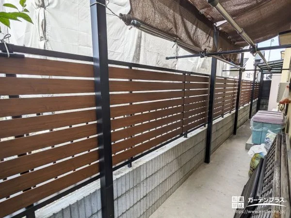 敷地境界に統一感をもたせた目隠しフェンスと門扉の設置工事