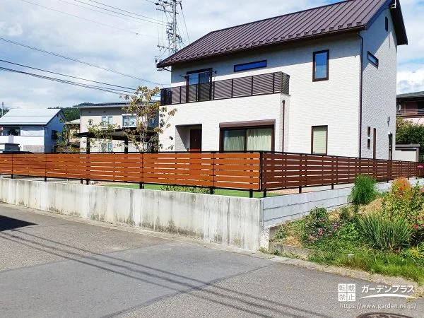 境界まわりがすっきりと整う目隠しフェンスの設置工事