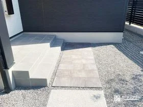 ニュアンスカラーが魅力のコンクリート平板[施工後]