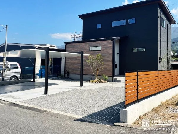 色味やエクステリアにこだわったナチュラルモダンの新築外構