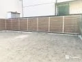 しっかりと目隠ししながらも圧迫感の出にくい横板デザインのフェンス