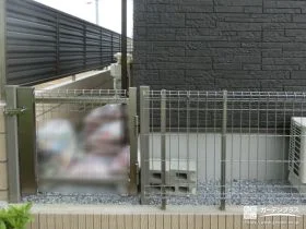 圧迫感なく敷地を区切るメッシュフェンス[施工後]