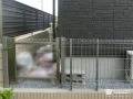圧迫感なく敷地を区切るメッシュフェンス