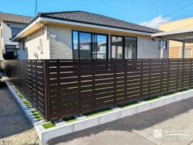 周囲を気にせず楽しめる安心感のある庭[施工後]