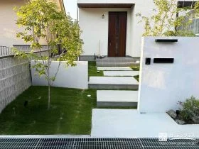 森を散歩するように歩ける、やわらかなリズムのアプローチ[施工後]