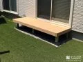 心地よい人工木のウッドデッキ