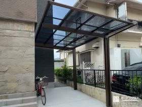 フラット屋根カーポートで雨の日のお出かけをスムーズにする工事