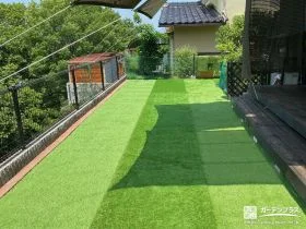 経年劣化していた人工芝を新しいものに敷設しなおした工事