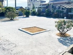 固まる舗装材で舗装したローメンテナンスの庭[施工後]