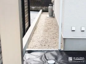 コストを抑えつつ、おしゃれに雑草対策した犬走り[施工後]