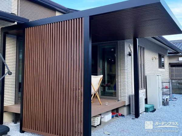 入隅を活かした半屋外デッキ空間へ外構リフォーム工事