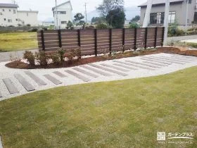 芝の緑に映える、歩きやすさと景色を両立した主庭[施工後]