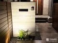 門柱を引き立てるやわらかな灯り