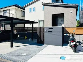 素材の組み合わせで魅せる、シンプルモダンな門まわり[施工後]