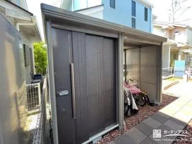 収納と駐輪スペースにお使いいただける物置[施工後]