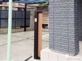 “薄さ・細さ”にこだわった機能門柱[施工後]