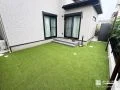 手入れの負担を減らして、思いきり使える人工芝の庭空間