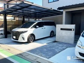 プライバシーも大切に。安心感をつくるグレートーンの新築外構