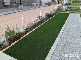 緑が鮮やかに映えるお庭の一画[施工後]