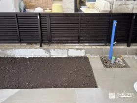 鮮やかなブルーがお庭に映える立水栓[施工後]