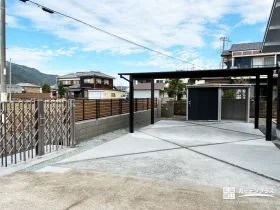 納屋跡地を有効活用。快適でスタイリッシュな駐車スペースへリフォーム工事