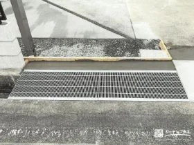 排水を高めるグレーチング