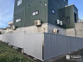 高低差のある敷地の安心感をプラスする目隠しフェンス設置工事