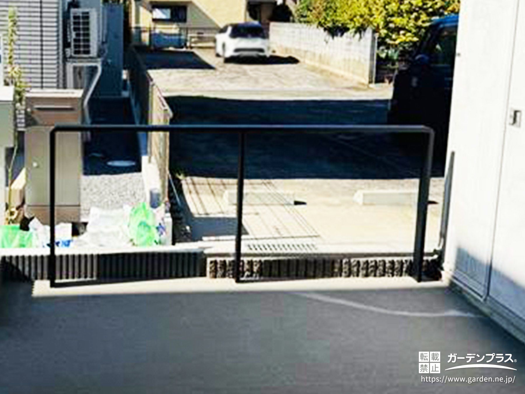 敷地内への不用意な侵入をやわらかく抑えるフレームフェンス